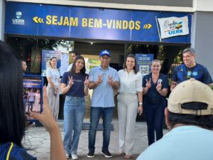 Eleição suplementar: Arthur Henrique vota na UERR
