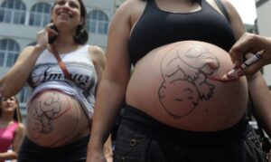 Estudo do Unicef mostra que maioria das brasileiras deseja parto normal, mas acaba passando por cesariana