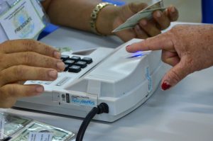 Brasil terá mais de 900 mil eleitores no exterior nas eleições de outubro