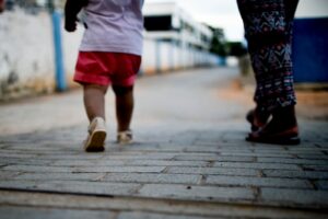 Violência contra crianças e adolescentes cai 10,8%, mas Brasil ainda registra seis vítimas por dia