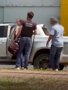 Homem é abordado pela PF em saída de banco em Boa Vista; veja vídeo