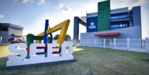 Mais de 15 professores de colégio militarizado fazem paralização e denunciam Coronel por abuso de autoridade