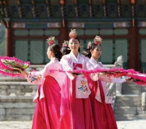 Cultura coreana conquista brasileiros e influencia hábitos de consumo, aponta pesquisa