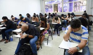 Encceja é no domingo; saiba como consultar locais de provas