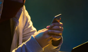 SUS amplia teleatendimentos para pessoas com vícios em jogos e apostas