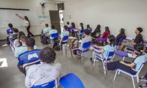 Educação: Brasil reduz diferença para países ricos no desempenho escolar