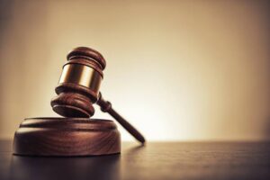 Homem que matou ex-mulher na frente da mãe é condenado a 25 anos de prisão