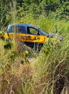 Homem morre e mulher fica ferida após capotamento de caminhonete em Alto Alegre