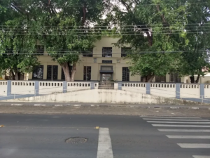 Escola Estadual São José tem copa improvisada e funcionários passam calor, diz denúncia