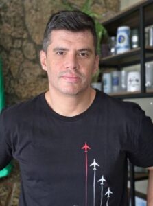 Candidato patrocina publicação na internet para atacar Teresa e Justiça manda suspender