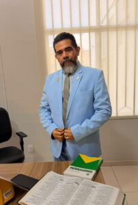 Câmara empossa Melquisedek, suplente de vereador cassado no TRE-RR