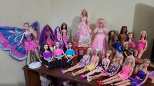 Cerca de 100 bonecas Barbie estarão em exposição em feirinha no bairro dos Estados