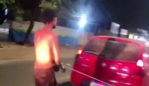 Polícia investiga possível agressão após vídeo mostrar suspeito de furto sendo puxado por veículo; veja vídeo