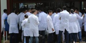 Congresso aprova exame como requisito para registro profissional de médicos