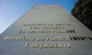 Governo libera R$ 5,2 bilhões para reforçar assistência social e saúde