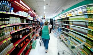 Consumo de alimentos cresce após proibição das bets no país, diz Abras